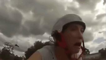 惊险片亲吻视频国产,激情亲吻背后的惊心动魄